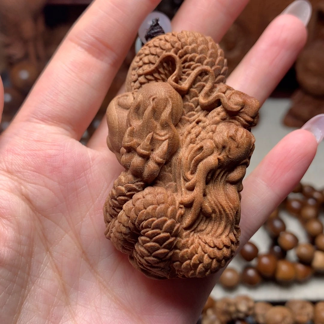 檀香木把件老山檀香盘龙微瑕