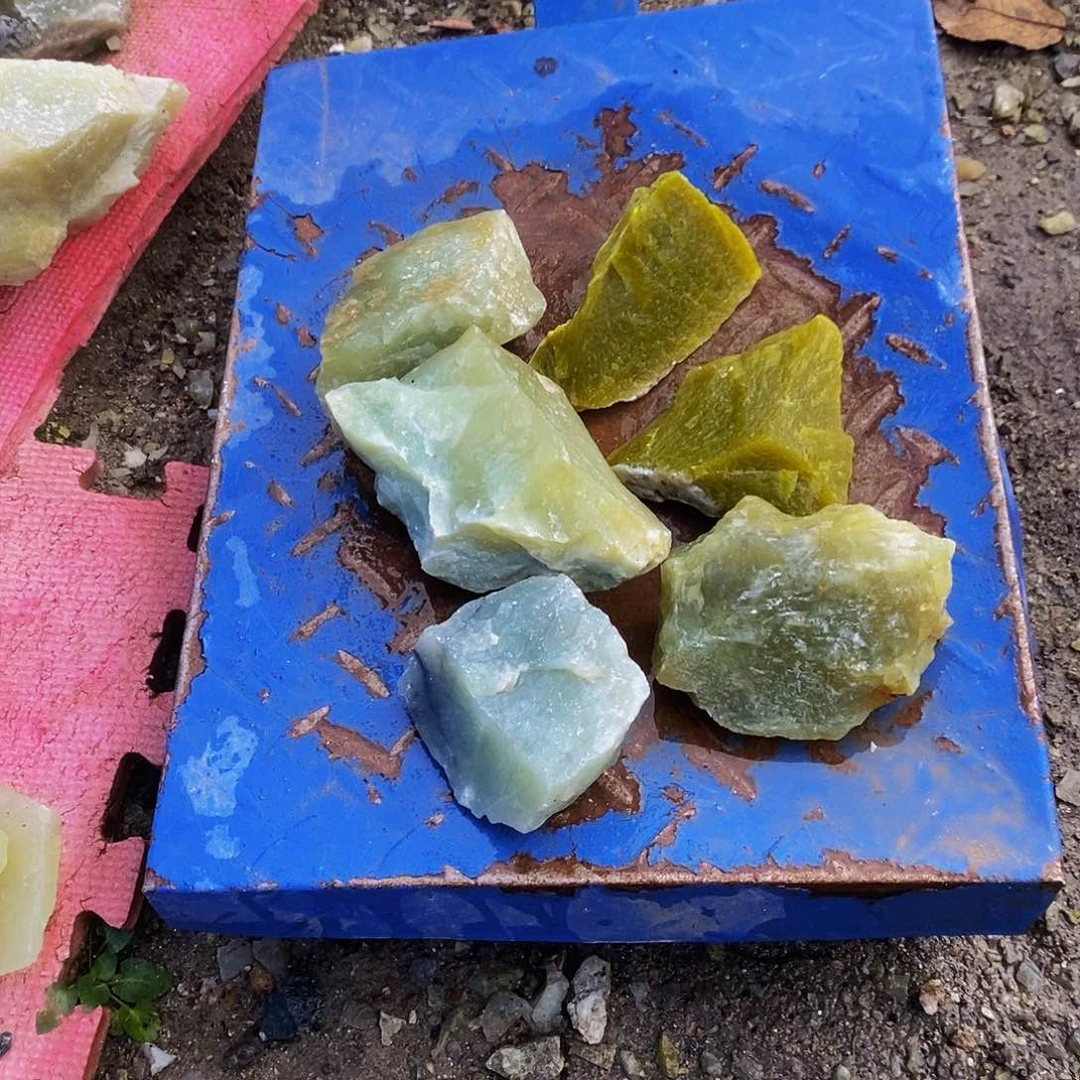 未镶嵌岫玉珠宝奇石义*