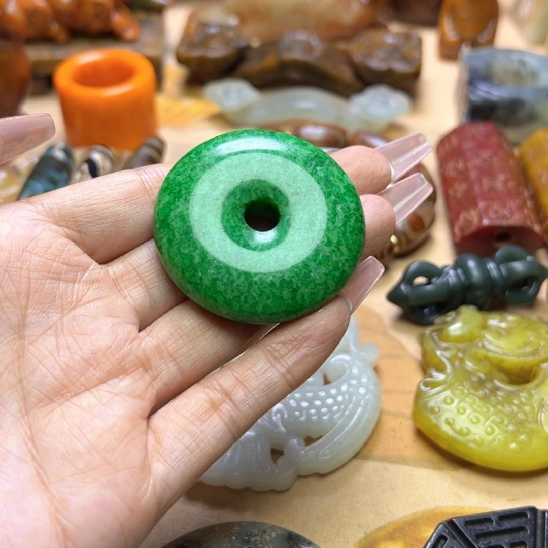 【闪购商品】蛇纹石玉颈饰未镶嵌