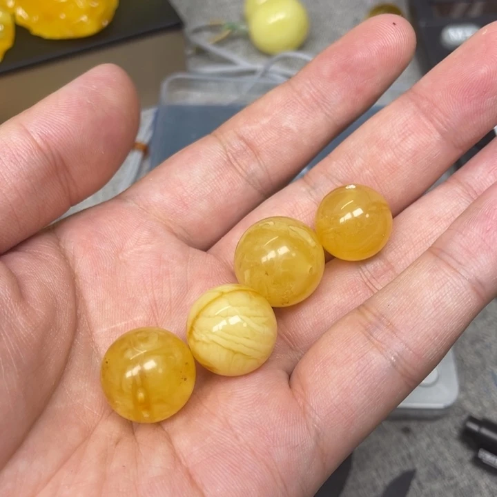 琥珀未镶嵌珠宝奇石