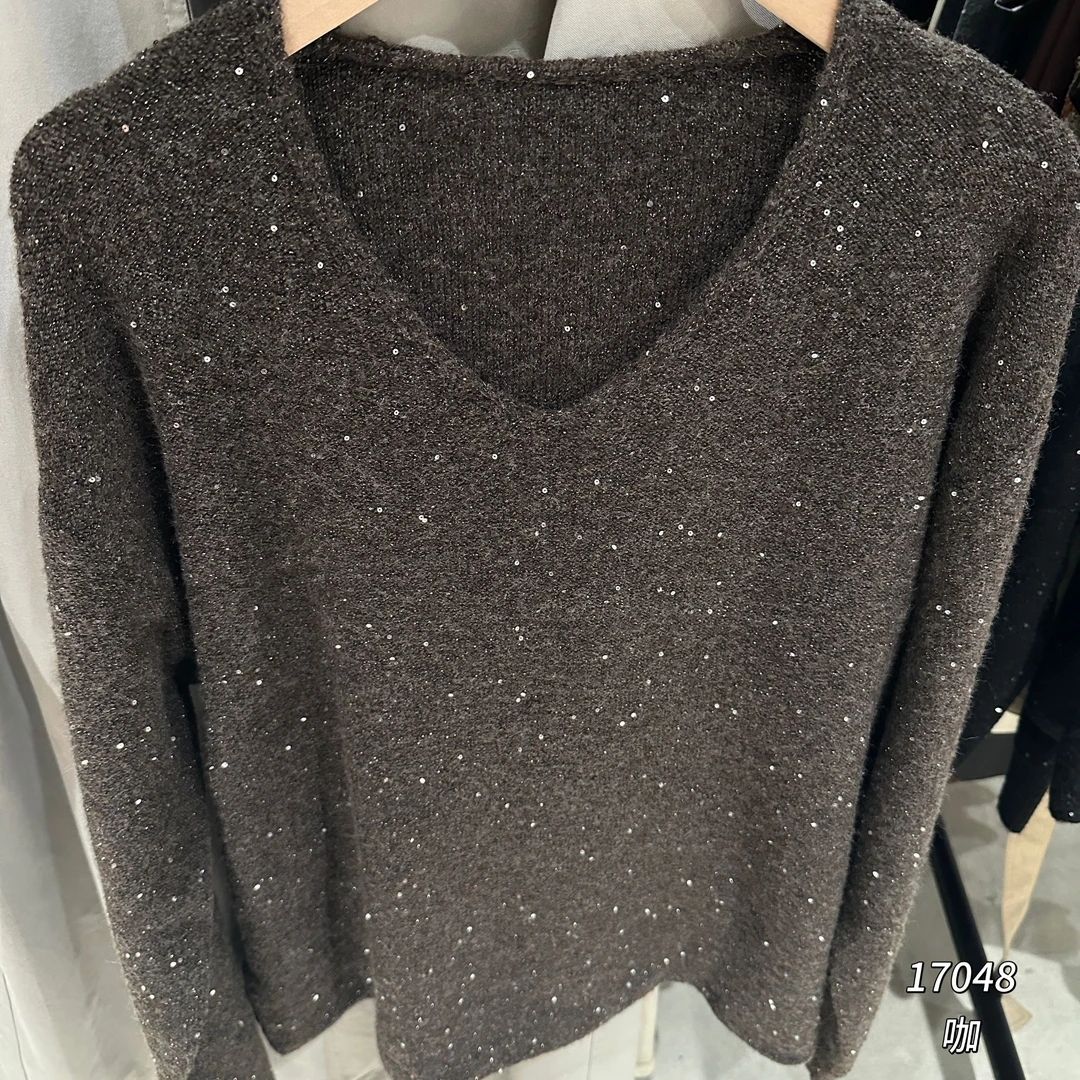 17048 CHUXUN（部分无水洗唛，介意慎拍)鸡心领亮片长袖针织衫