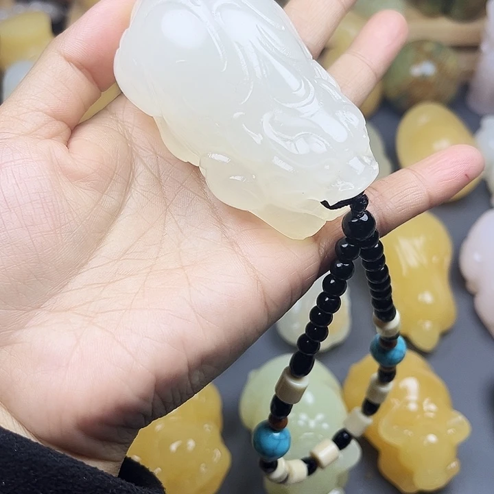 玉石雕刻品碧玺（处理）杰*