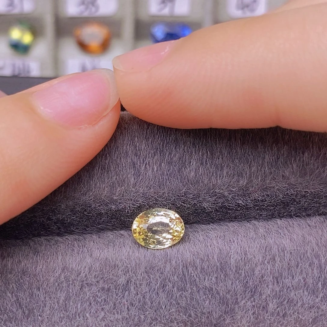 裸石蓝宝石无烧金丝雀VB细碎璀璨火彩1.37ct/0370