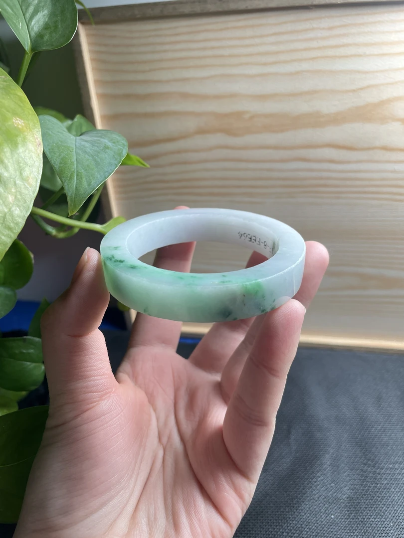 白底青半山水天然A货翡翠手镯定制