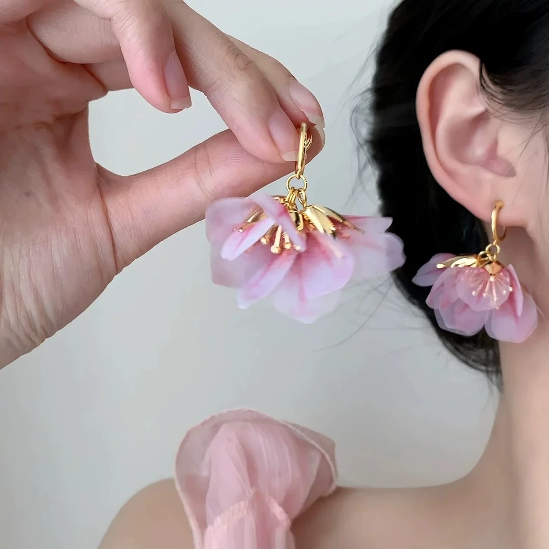 合金布艺耳饰 约兰蒂｜有耳夹蚊香盘超仙粉色花朵无耳洞耳钉A49