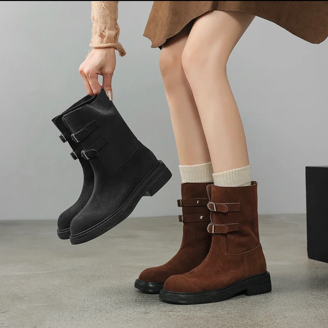 慵懒风复古皮带扣套筒切尔西靴牛翻皮圆头粗跟中筒骑士靴女2024年