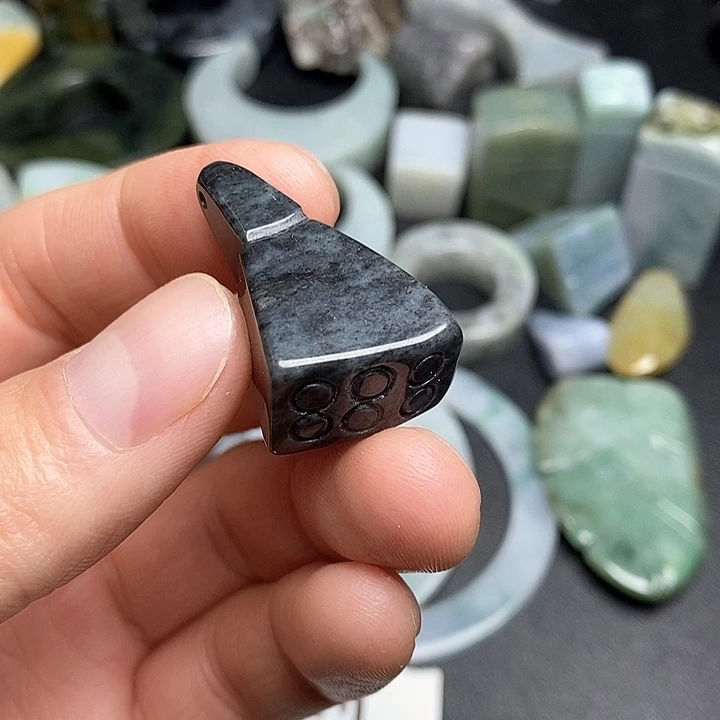 翡翠未镶嵌颈饰天然翡翠29