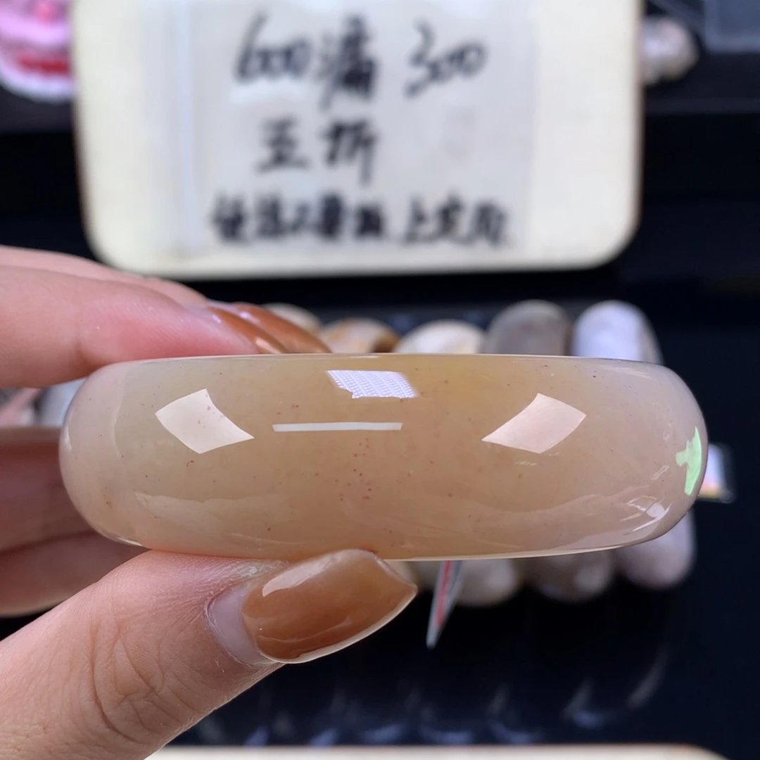 硅化珊瑚（珊瑚玉）未镶嵌颈饰精美手镯五折57.4口（31号）