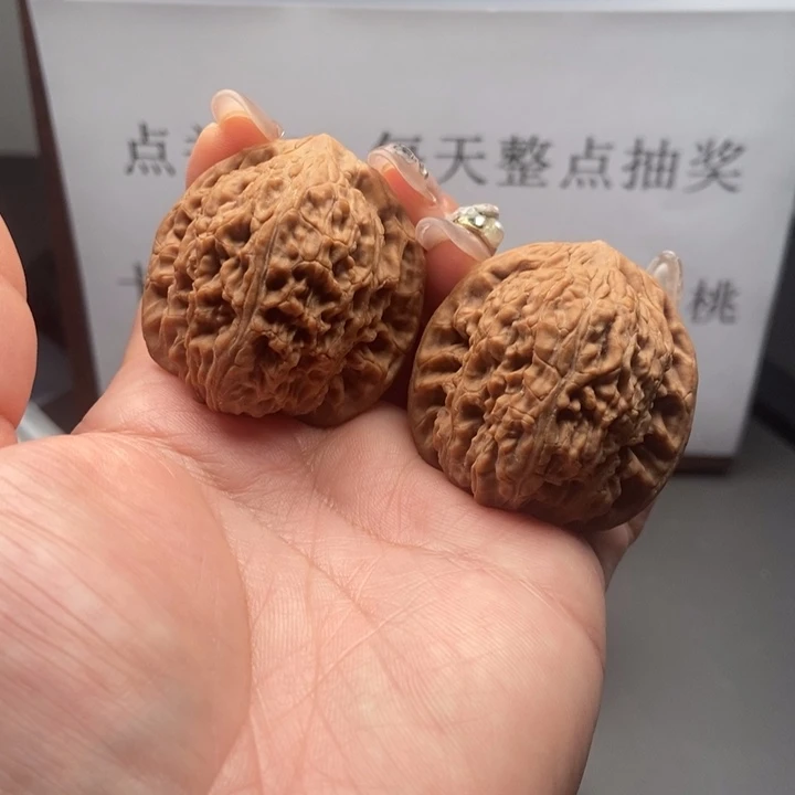 吊坠文玩核桃绣球