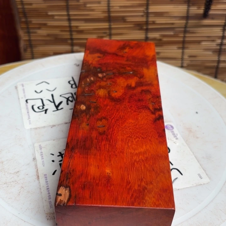 大叶紫檀（黑酸枝木类）