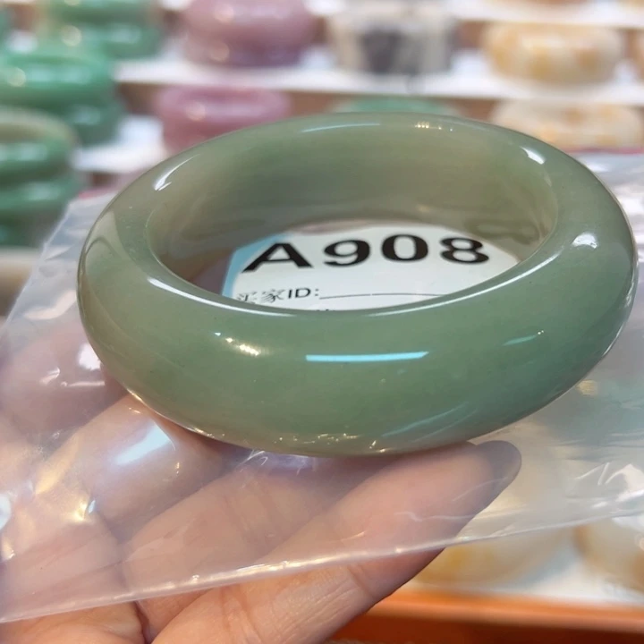 用***3石英岩玉手镯未镶嵌