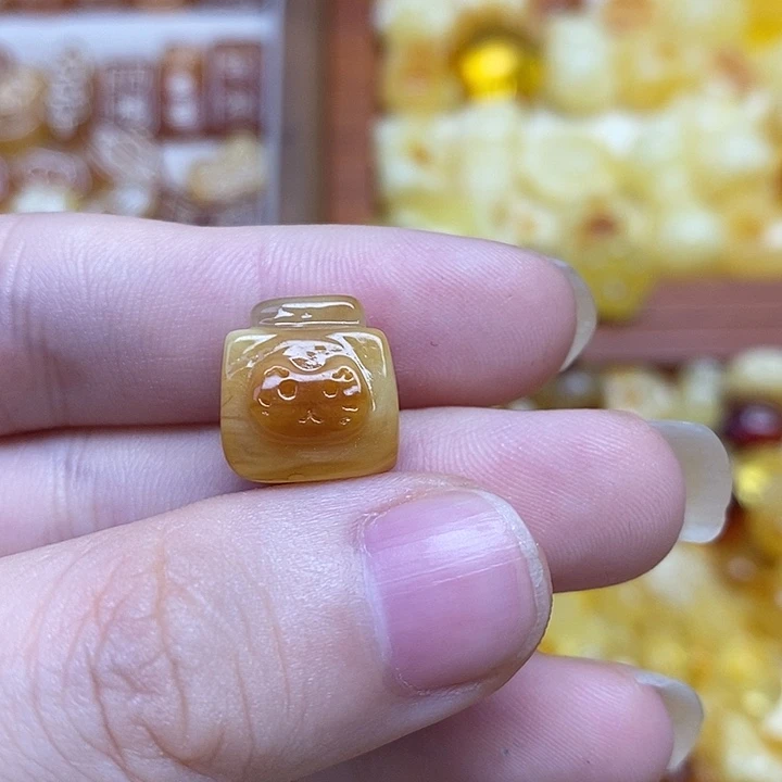 吊坠橄榄核小猫咪罐头