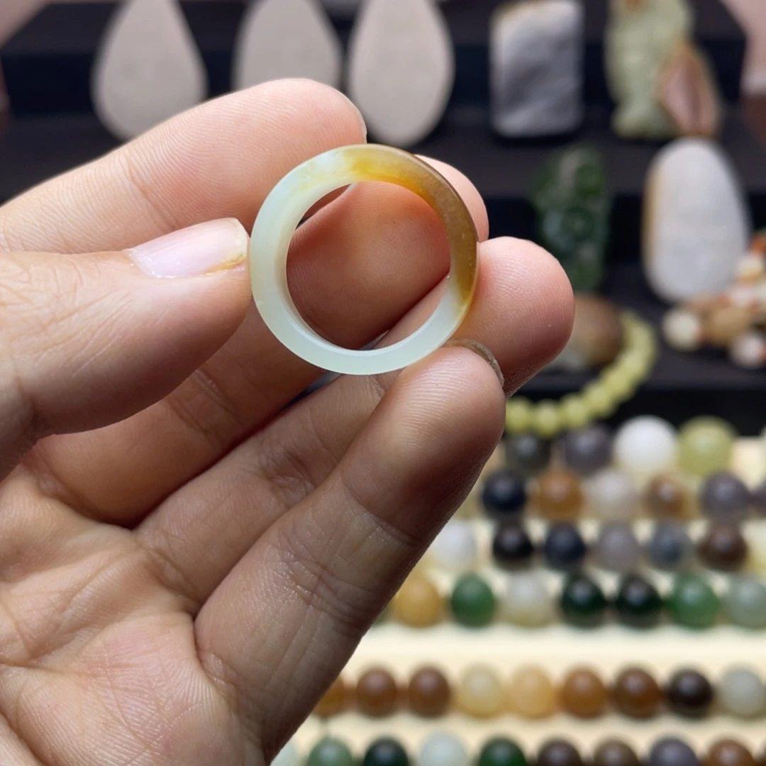 和田玉未镶嵌戒指