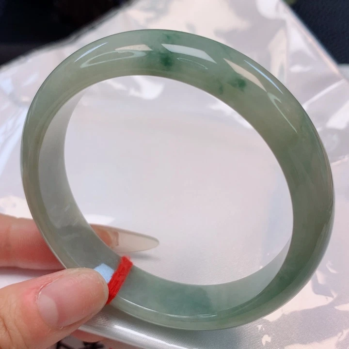 翡翠手镯未镶嵌57圈