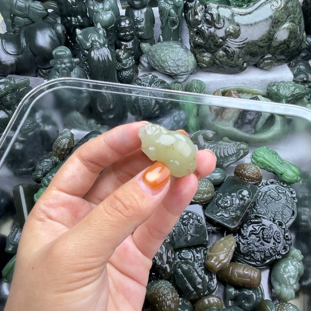 和田玉（糖玉）未镶嵌颈饰