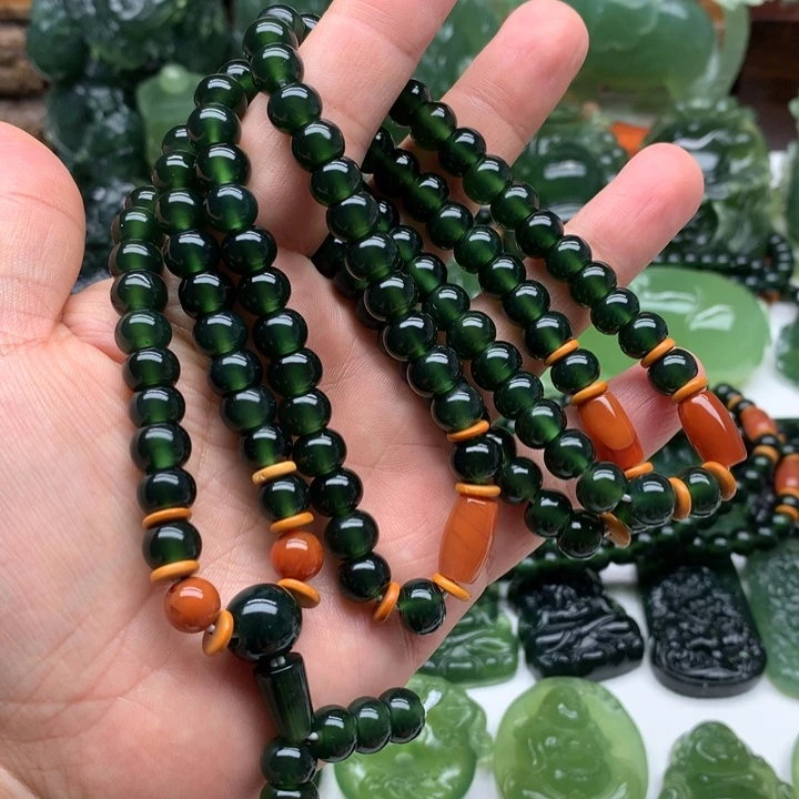 蛇纹石玉颈饰未镶嵌T****星