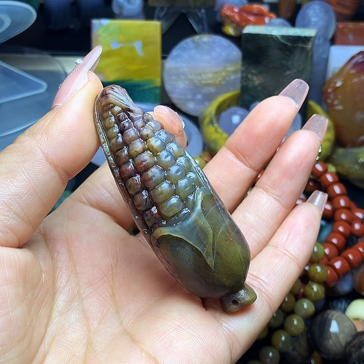 硅化玉未镶嵌吊坠(不含链)玉米手把件