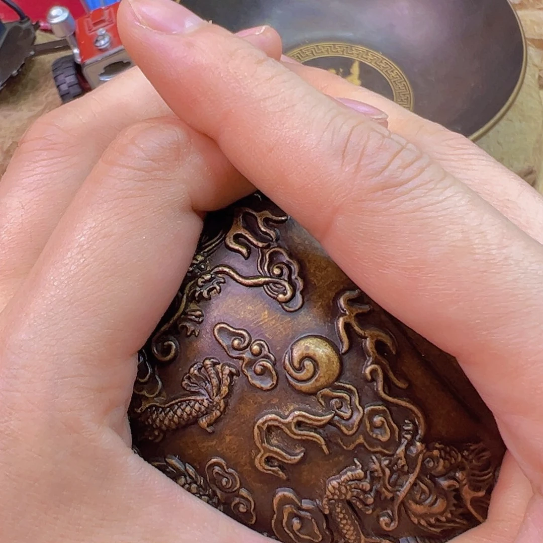 原矿风磨铜龙缸一个
