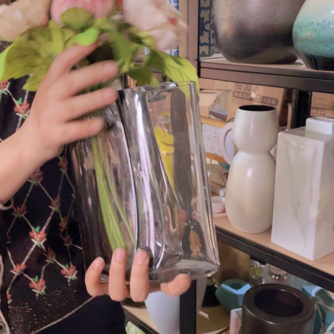 陶瓷花瓶，仿真绿植。