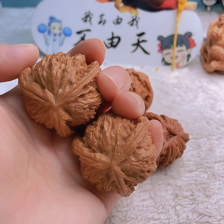 吊坠文玩核桃问*三棱