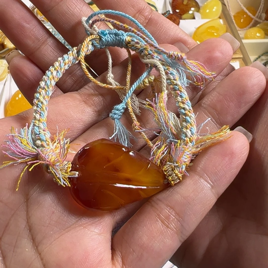 琥珀颈饰未镶嵌蜜蜡