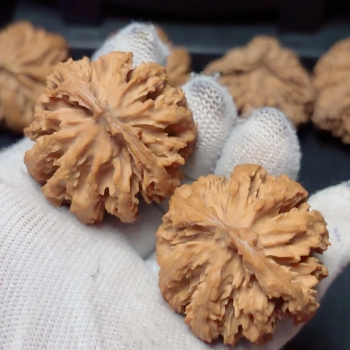 9***半吊坠文玩核桃秦岭灯笼55