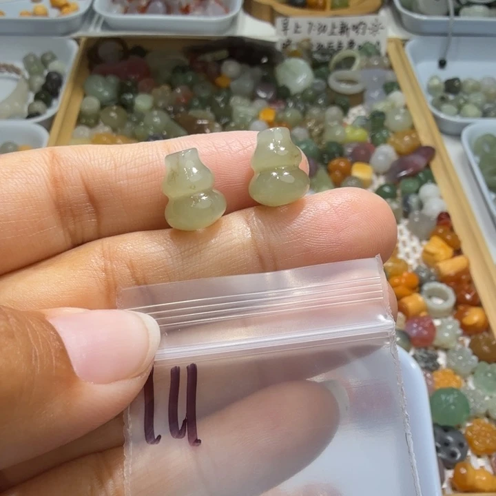 和田玉未镶嵌珠宝半成品