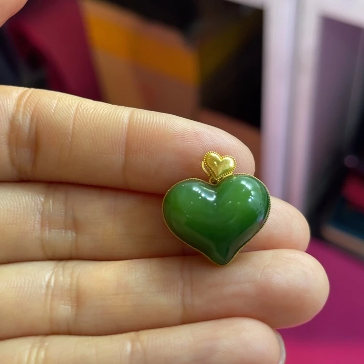 和田玉18K金镶嵌颈饰