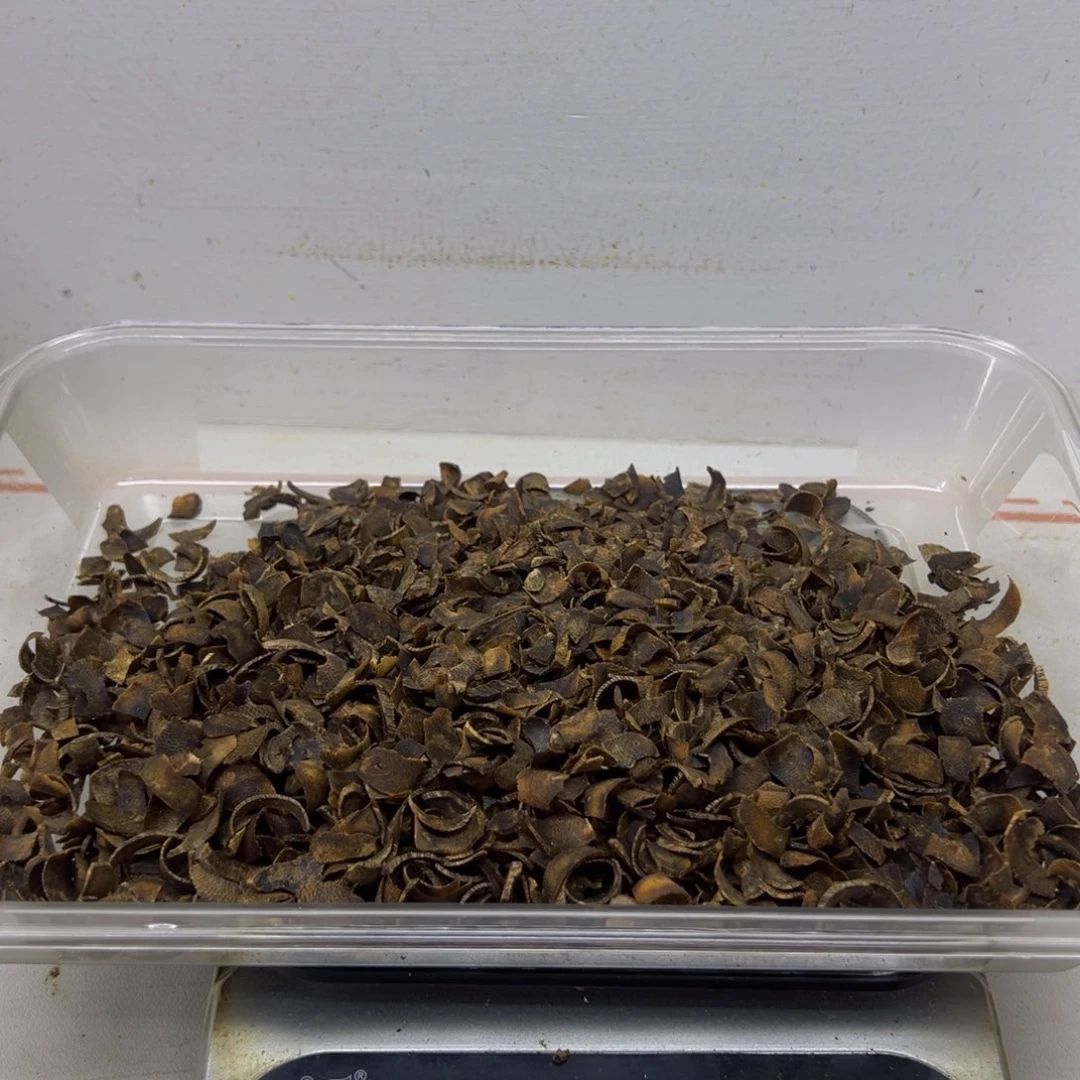 沉香碎屑沉香绿奇楠沉香淳化老料乌身圆叶切片51克