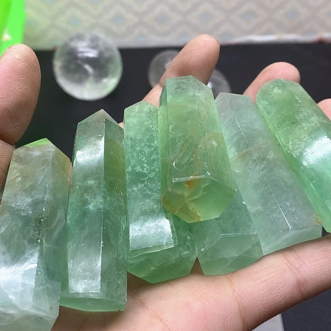 229未镶嵌水晶9.9元一个随机发货包邮