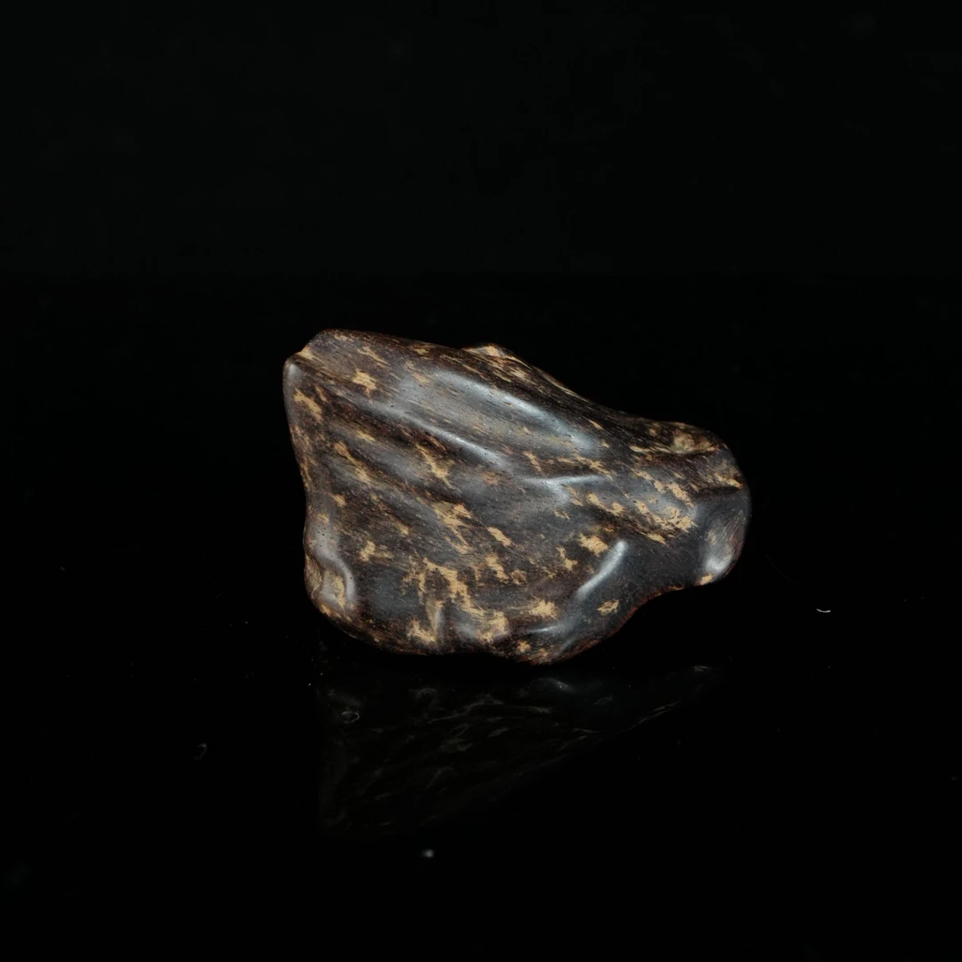 DY-B6375 达拉干瘤疤沉水包头 6.05×3.51×3.58cm  17.9g