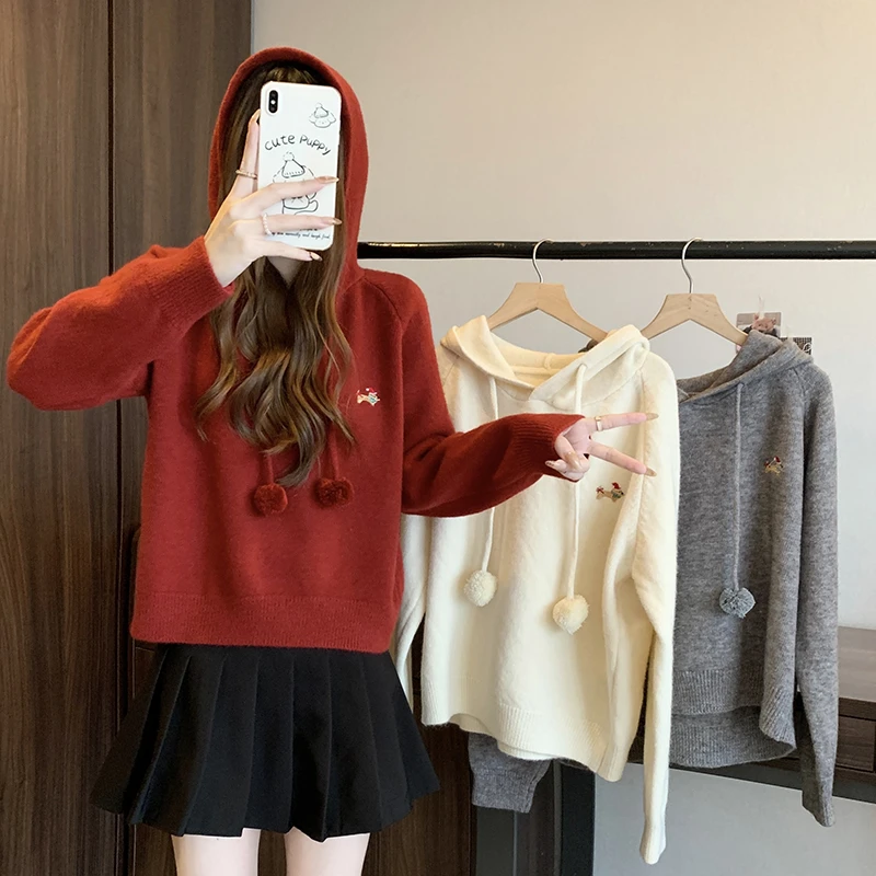 2025秋冬新款胖mm大码女连帽刺绣软糯保暖针织上衣毛衣