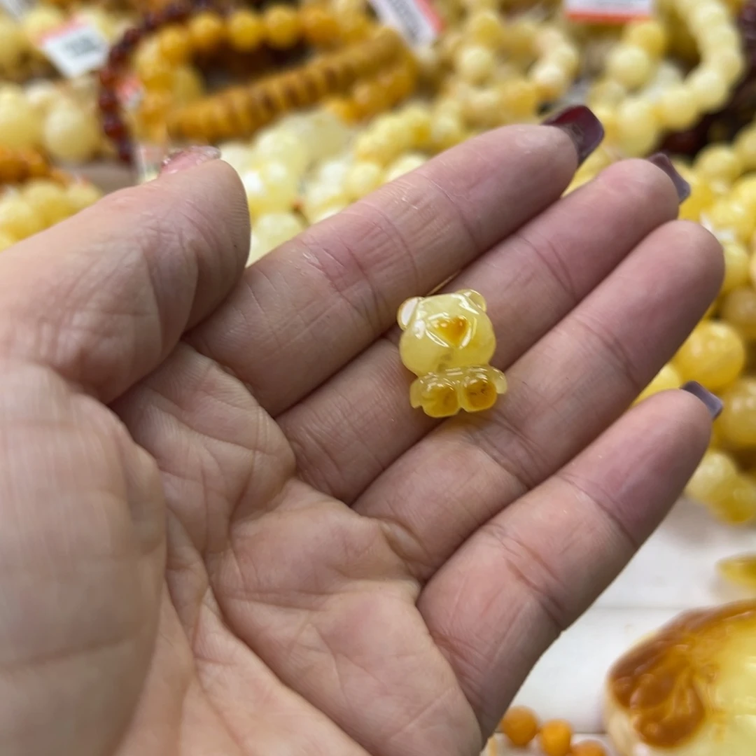 琥珀珠宝奇石未镶嵌