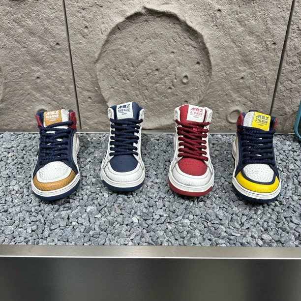 77-1189秋冬新款男士休闲鞋复古擦色高帮软底皮面运动百搭运动鞋