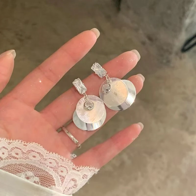 法式圆片耳环女轻奢高级感气质大气耳钉小众独特设计新款耳饰5107