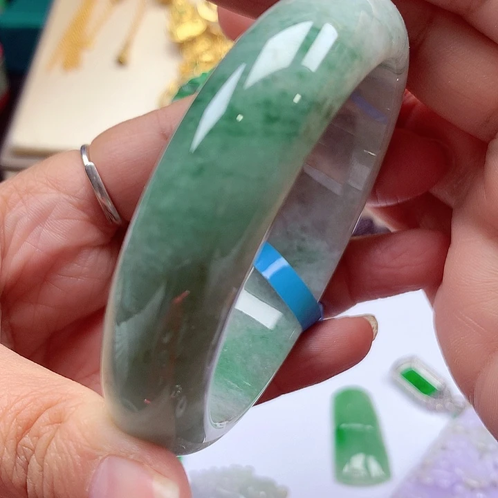 未镶嵌手镯翡翠翡翠