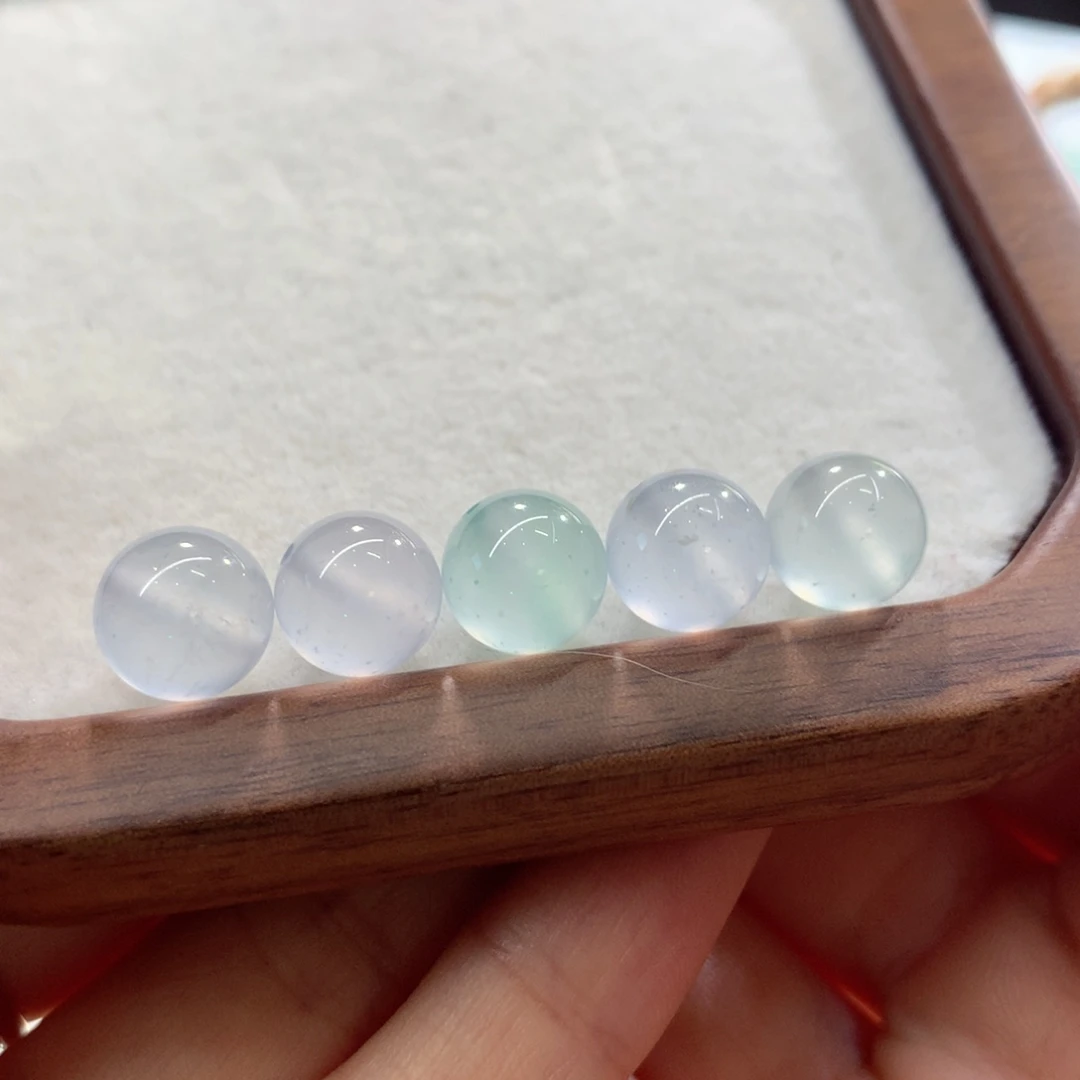 翡翠散珠卡9.3-9.7