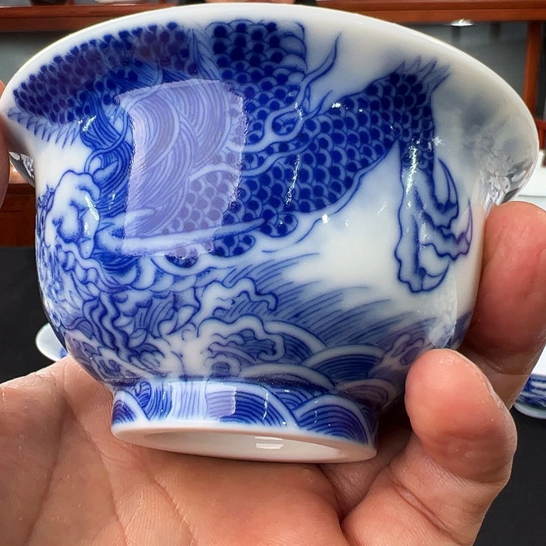 闫*柴窑青花龙纹压手杯开片
