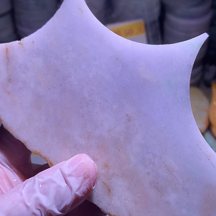 翡翠未镶嵌颈饰边角料