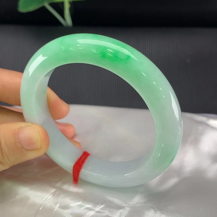 翡翠未镶嵌手镯正圈53