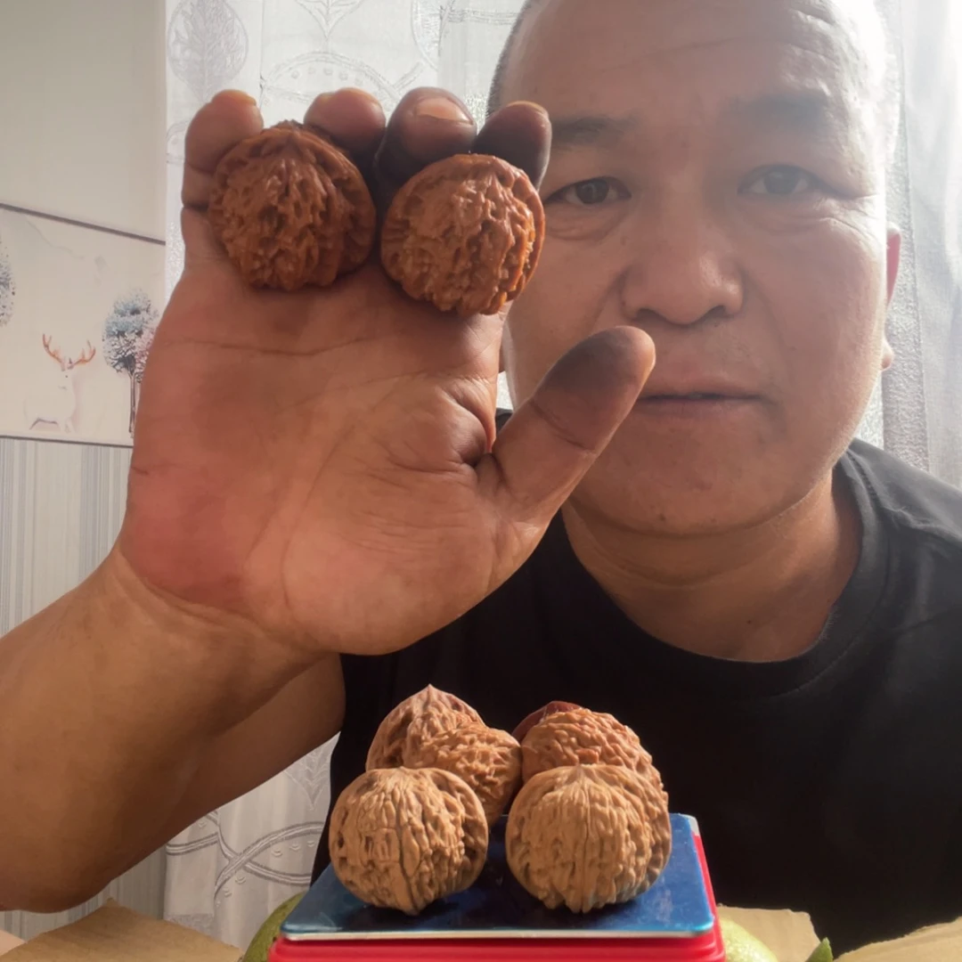天***涯文玩核桃吊坠白狮子41