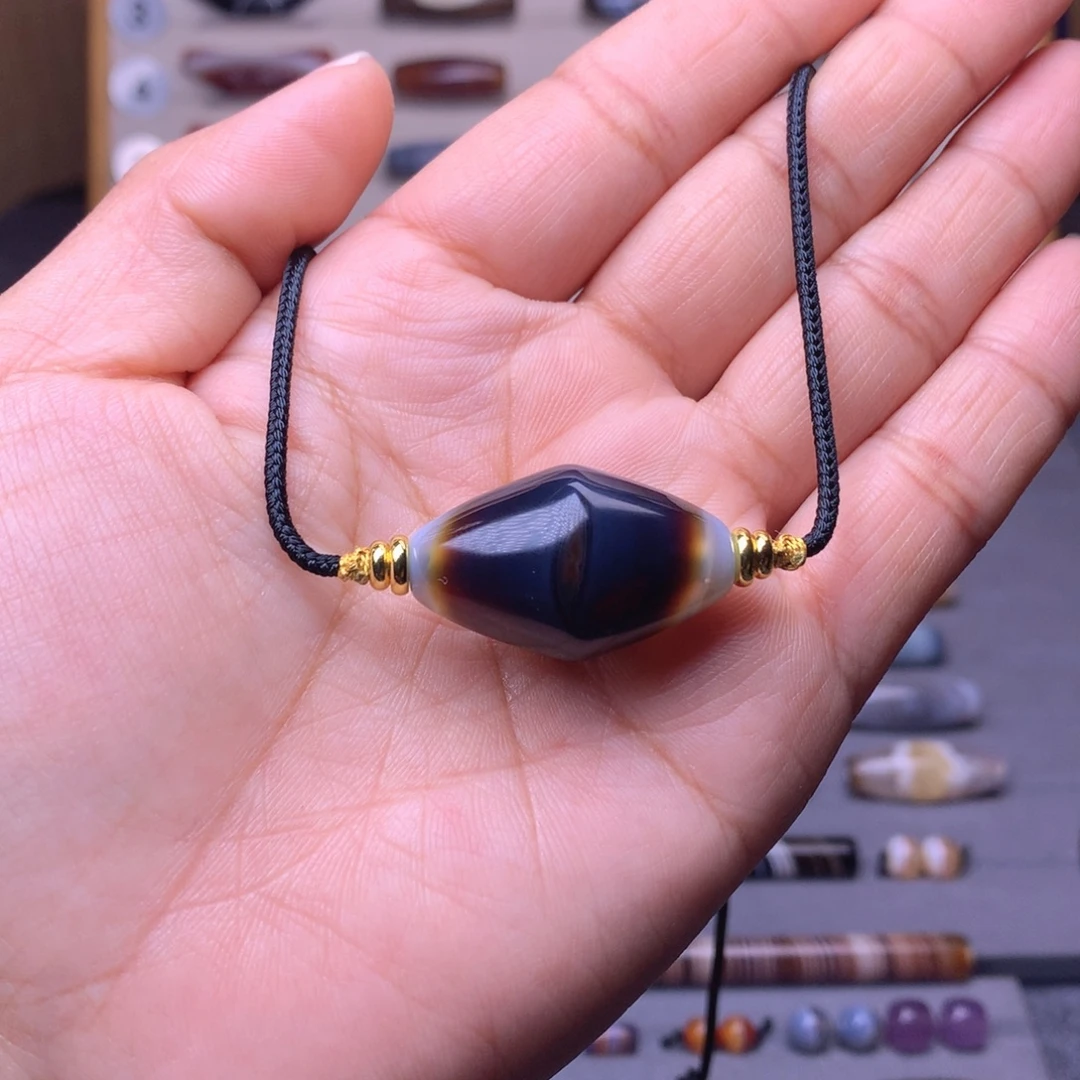 玛瑙/玉髓未镶嵌珠宝奇石