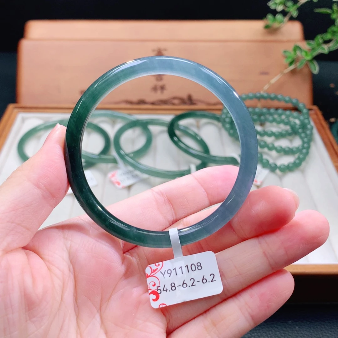 翡翠手镯（圆镯）未镶嵌