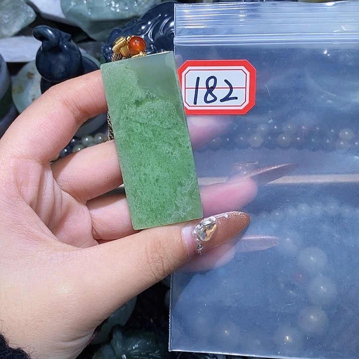 和田玉和田玉边角料随机发未镶嵌