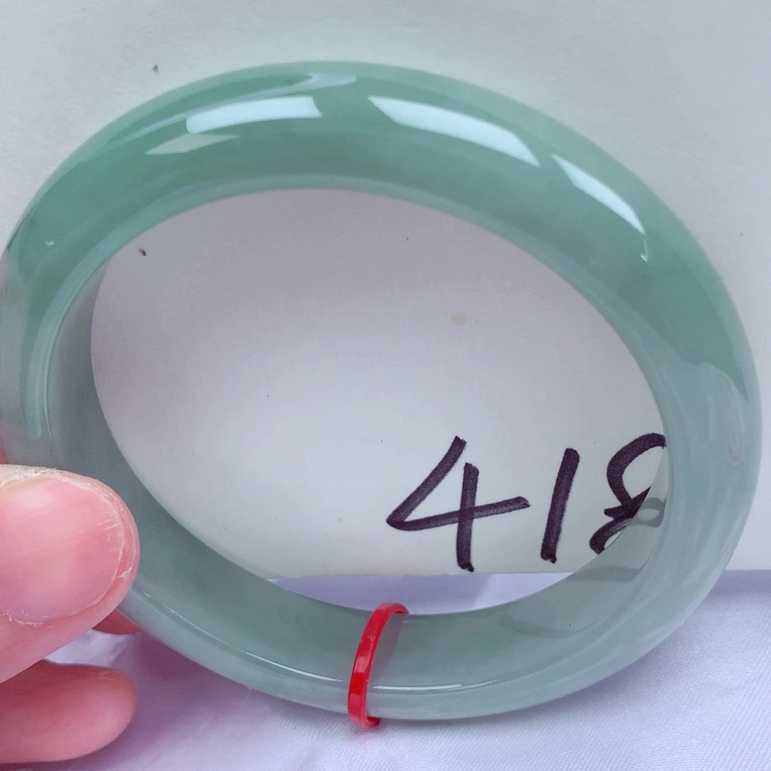 翡翠手镯未镶嵌翡翠