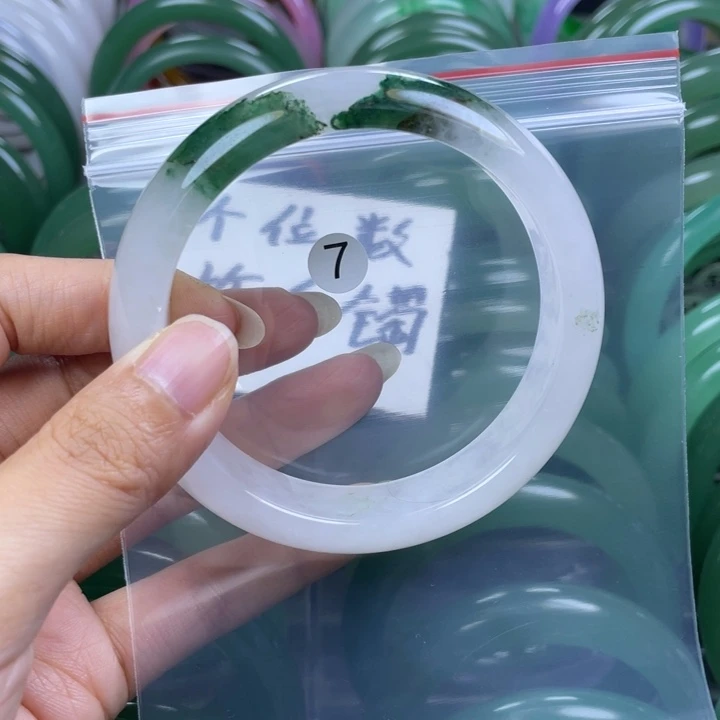 未镶嵌手镯石英岩玉6162