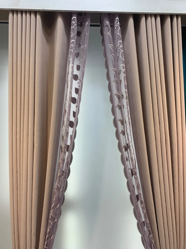 雪尼尔立边刺绣粉色窗帘