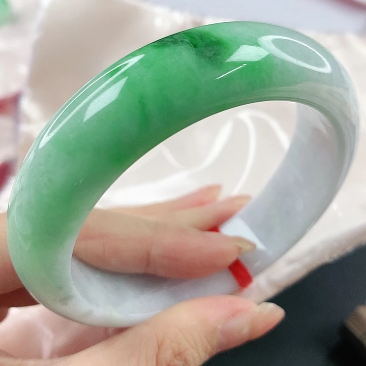 未镶嵌手镯翡翠，523