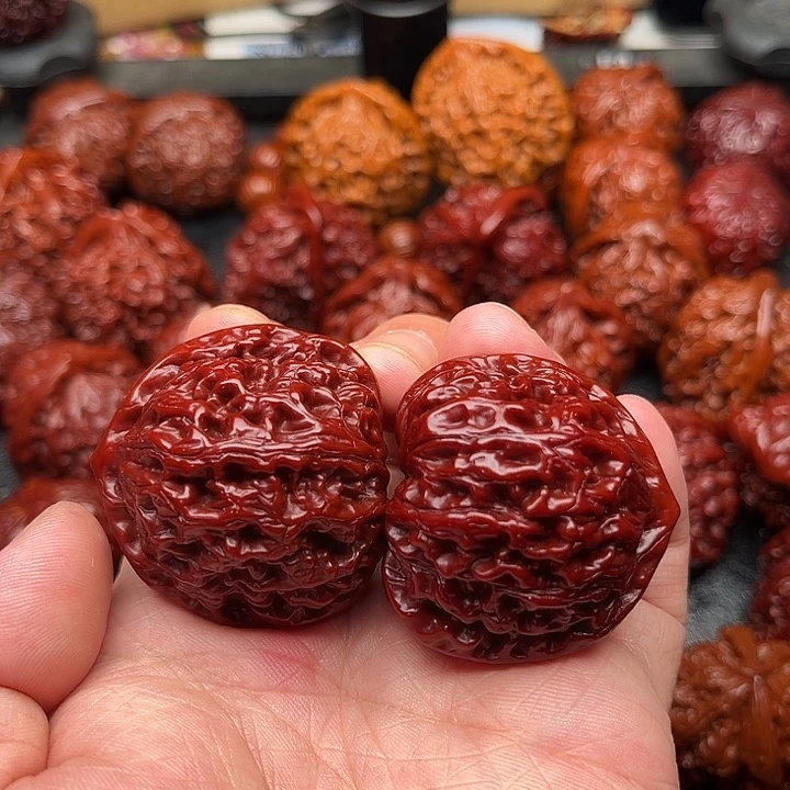 猴头核桃吊坠也****晴水龙纹