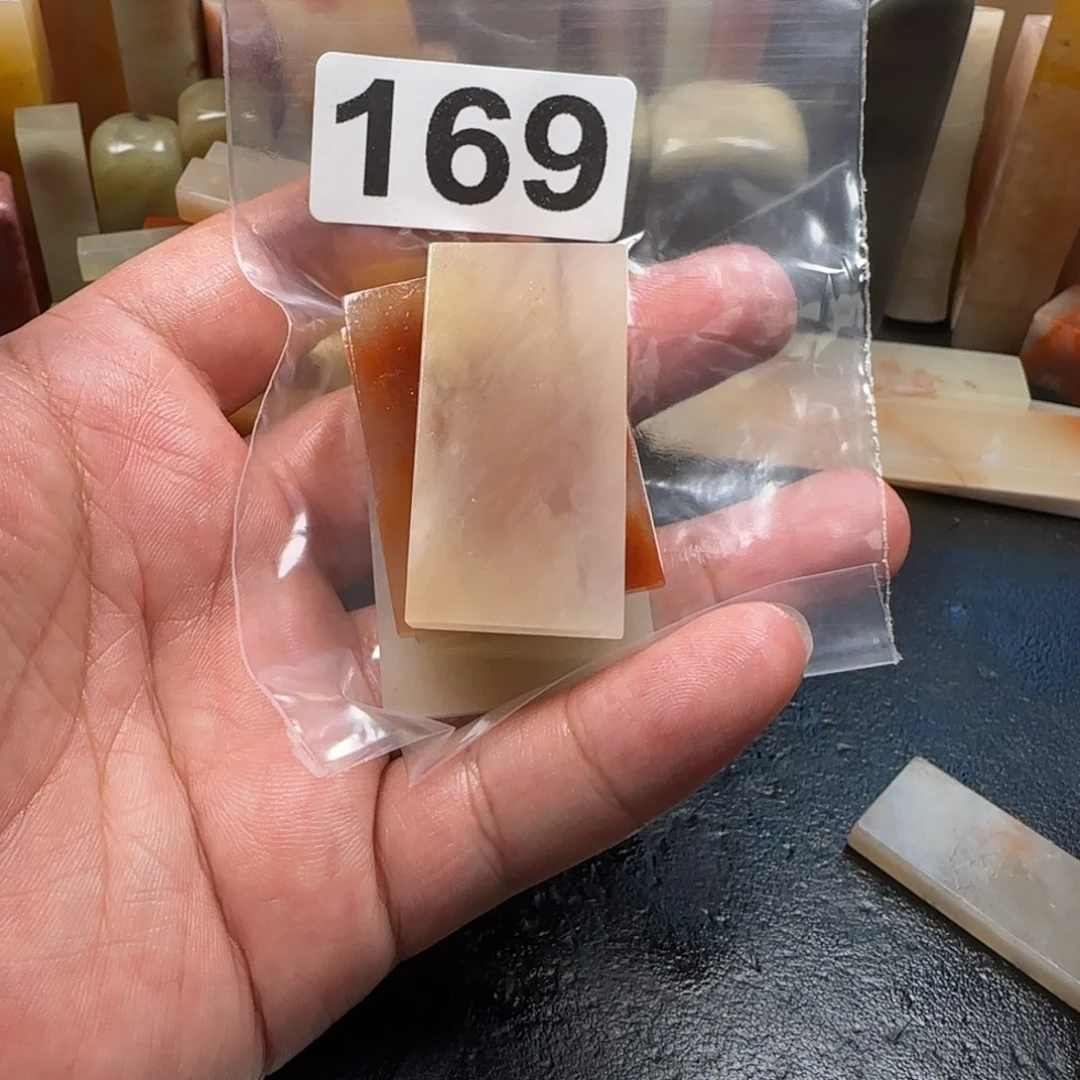 胡***来老挝石老挝